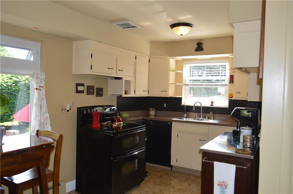 109 Artlee Avenue Butler, PA 16001 - Photo 3 of 36 Gallery Image 3
