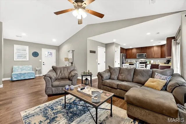 $290,000 | 517 Wild Oats Drive, Wright City, MO 63390