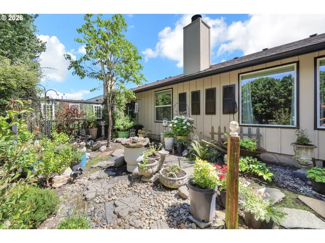 $424,900 | 2776 Dayna Lane, Eugene, OR 97408