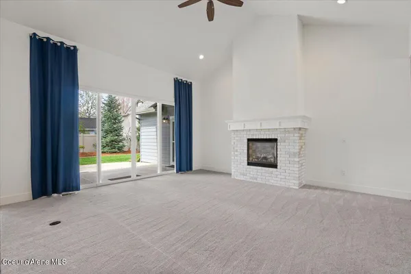 $910,000 | 2240 East Thomas Hill Drive, Coeur D'Alene, ID 83815