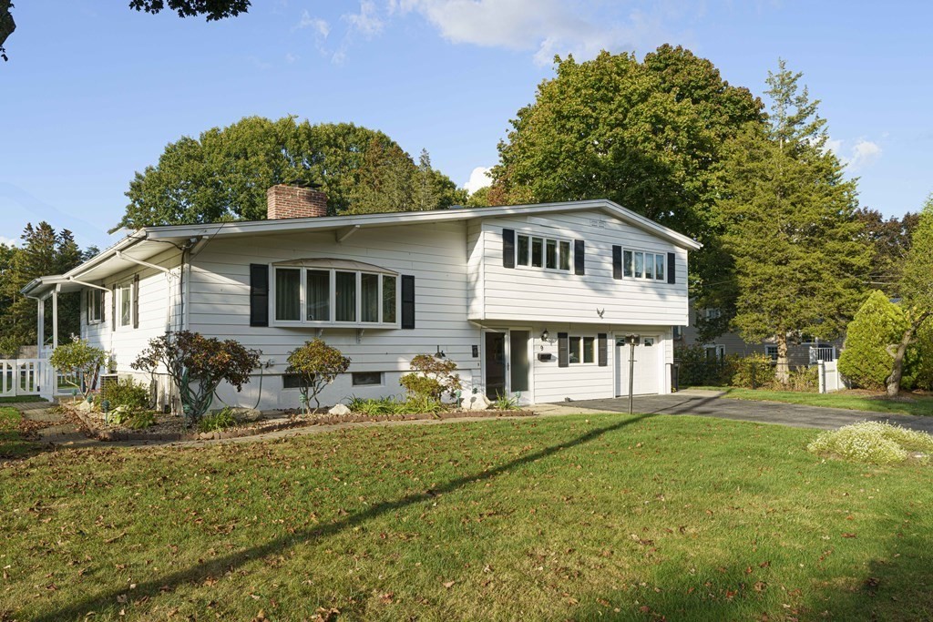 9 Berkeley Road Framingham, MA 01701 - Photo 2 of 30 Gallery Image 2