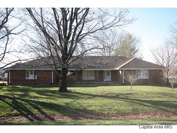 7645 North Pawnee Road Pawnee, IL 62558 - Photo 1 of 24