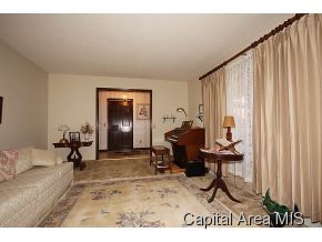 7645 North Pawnee Road Pawnee, IL 62558 - Photo 4 of 24