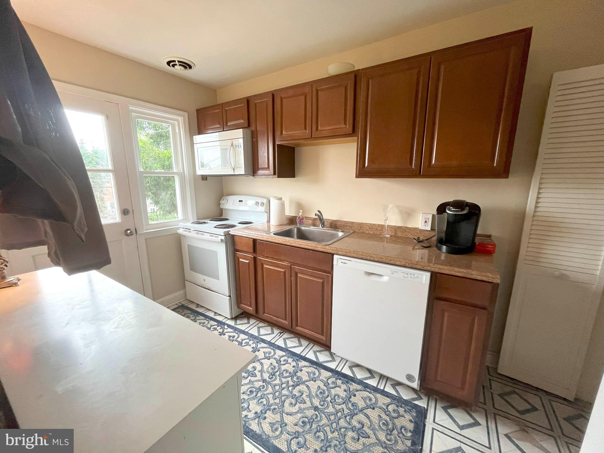 1000 Downton Road Halethorpe, MD 21227 - Photo 10 of 17