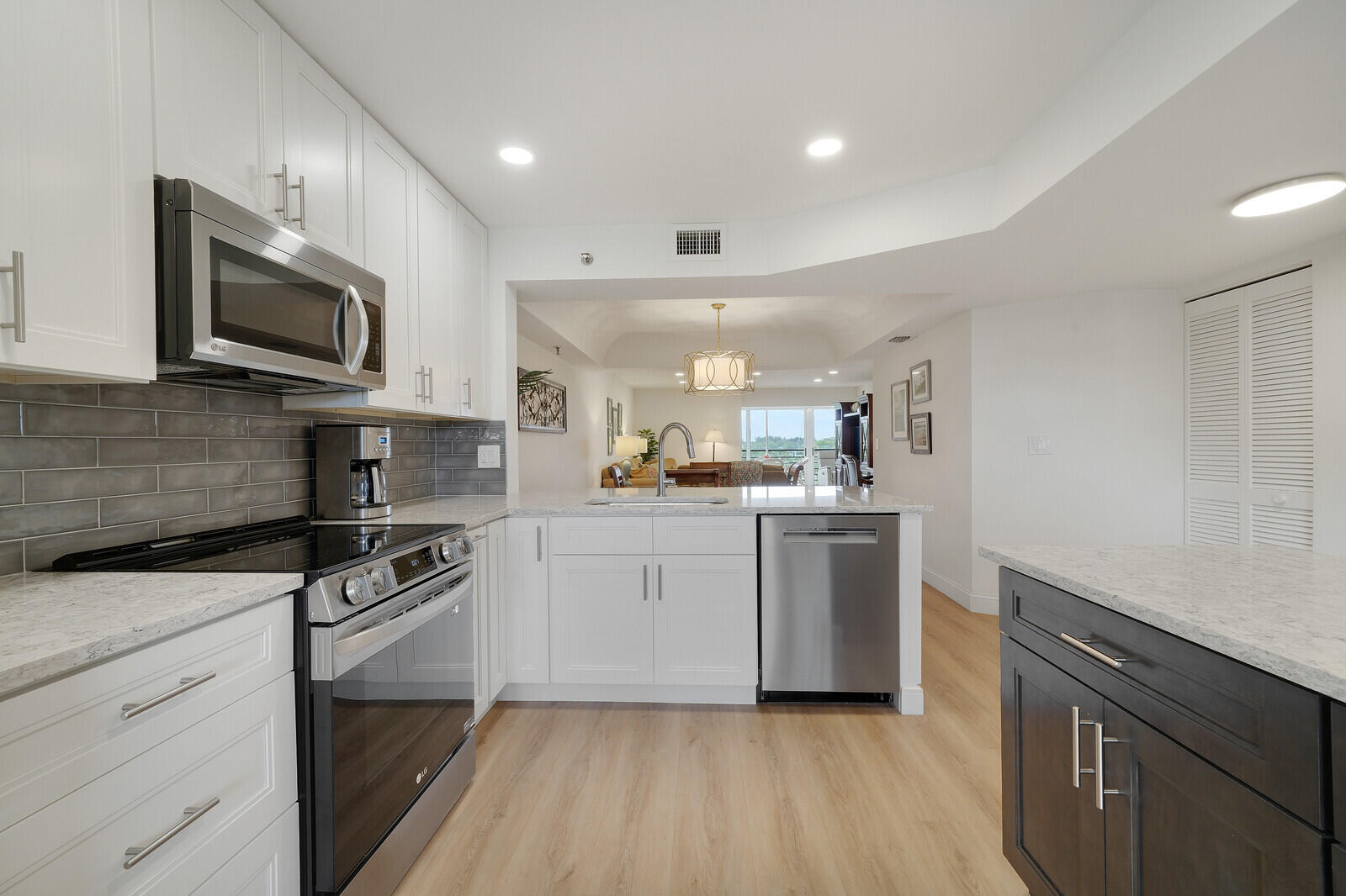 9220 Southwest 14th Street, Unit 3503 Boca Raton, FL 33428 - Photo 16 of 35 Kitchen