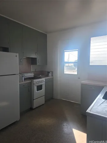 $1,500 | 94-819 Farrington Highway, Unit B4, Waipahu, HI 96797