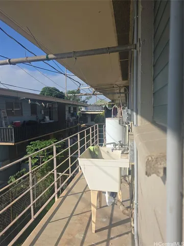 $1,500 | 94-819 Farrington Highway, Unit B4, Waipahu, HI 96797