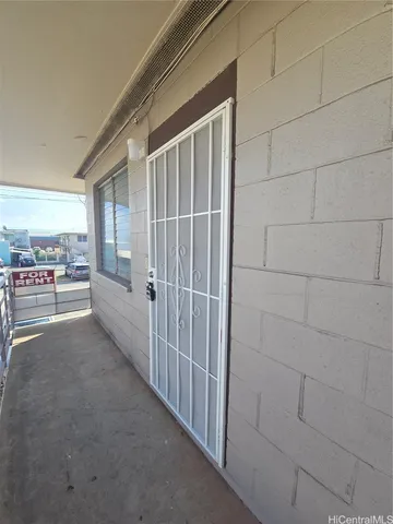 $1,500 | 94-819 Farrington Highway, Unit B4, Waipahu, HI 96797