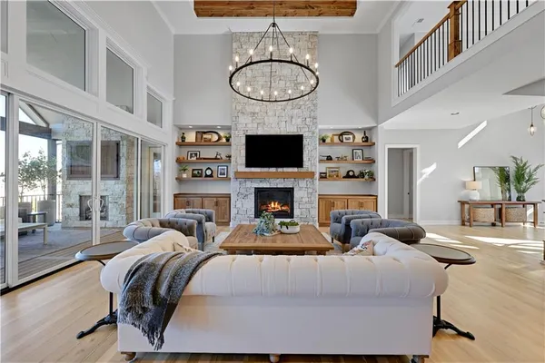 $2,400,000 | 11200 West 169th Street, Overland Park, KS 66221