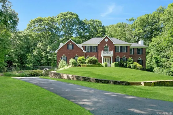 $1,695,000 | 32 Split Rock Road, South Salem, NY 10590