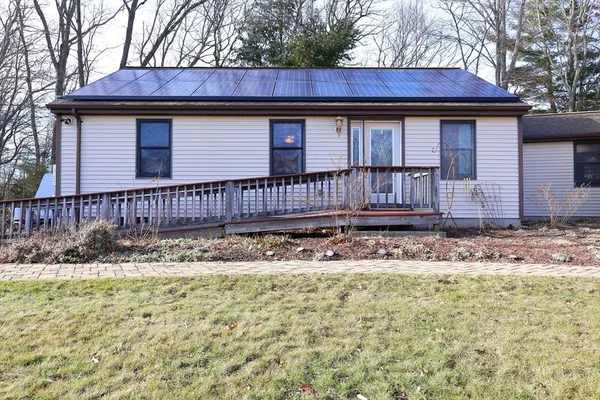 $2,300 | 5 Yankee Way, Unit 2, Dartmouth, MA 02747