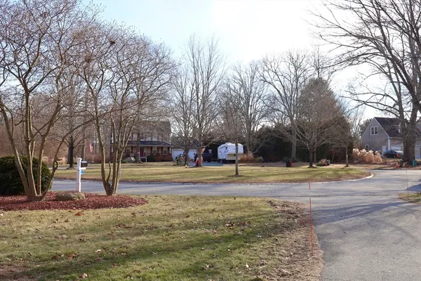 $2,300 | 5 Yankee Way, Unit 2, Dartmouth, MA 02747