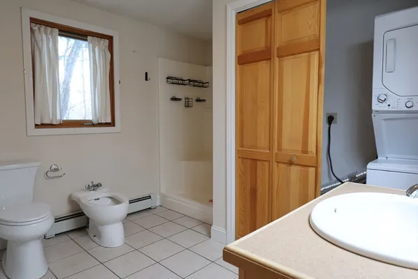 $2,300 | 5 Yankee Way, Unit 2, Dartmouth, MA 02747