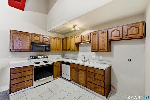 $115,000 | 26 Greene Avenue, Unit A2, Norwich, CT 06360