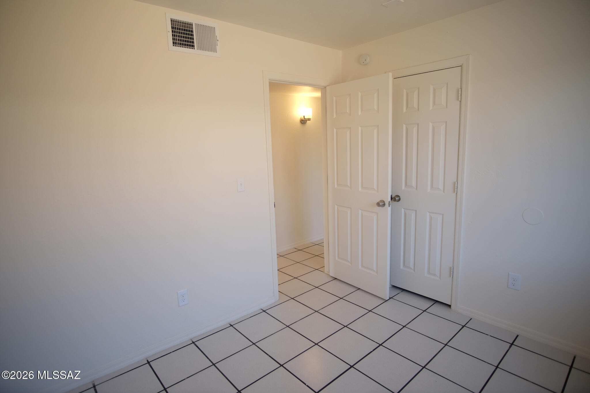 345 East Delta Road Tucson, AZ 85706 - Photo 12 of 45 a view of an empty room