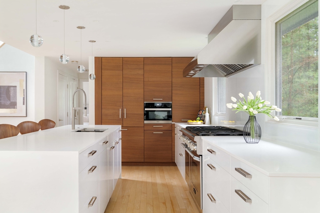 56 Notre Dame Road Bedford, MA 01730 - Photo 15 of 42