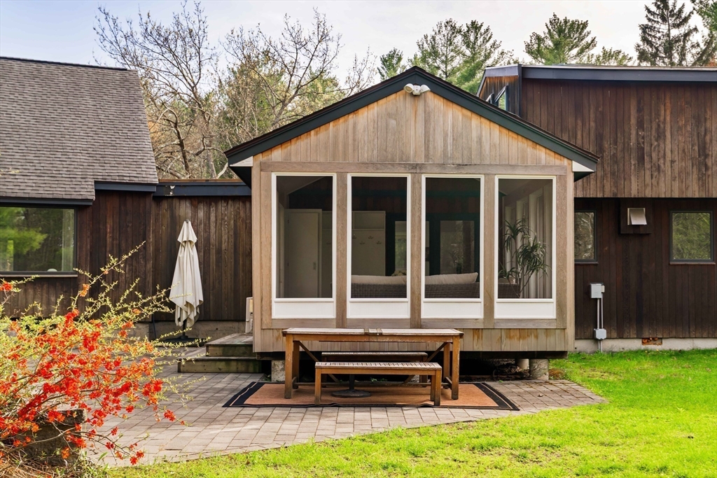 56 Notre Dame Road Bedford, MA 01730 - Photo 38 of 42