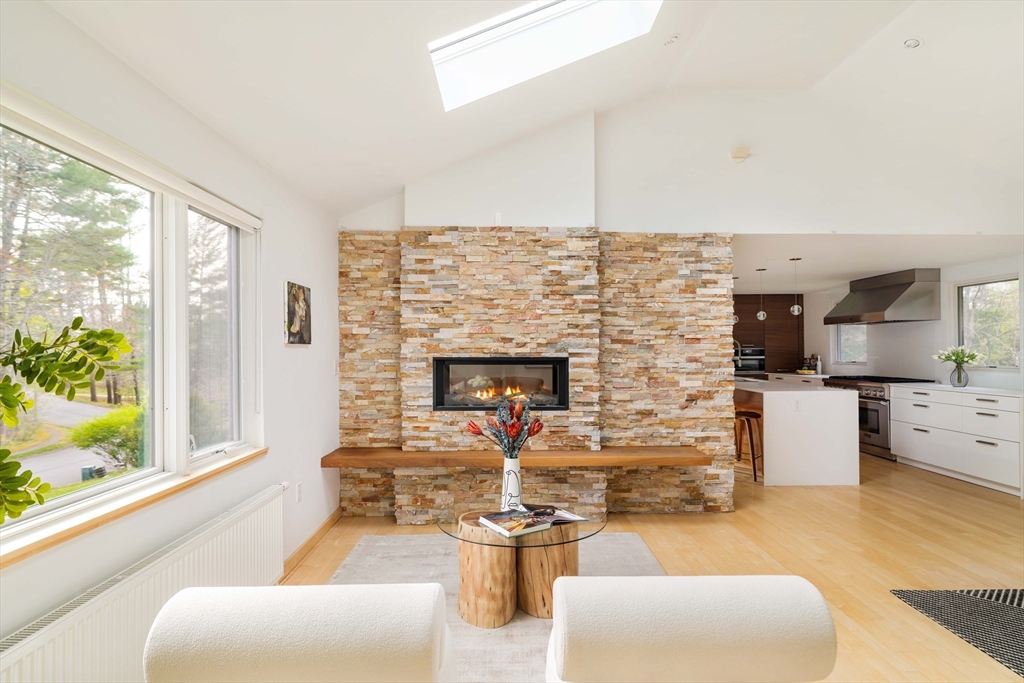 56 Notre Dame Road Bedford, MA 01730 - Photo 5 of 42