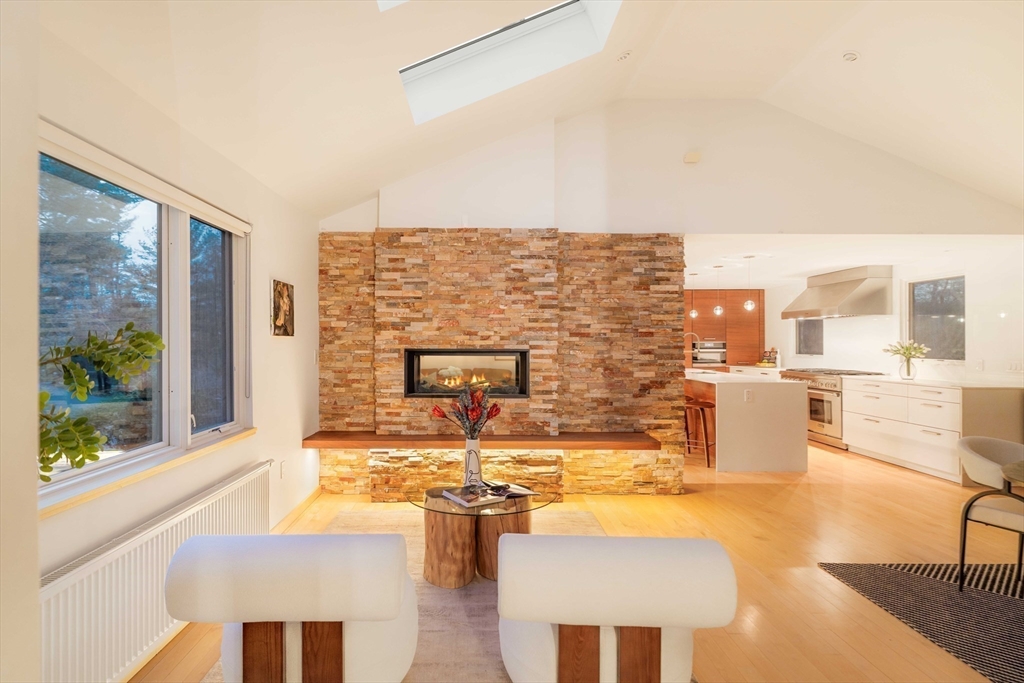 56 Notre Dame Road Bedford, MA 01730 - Photo 6 of 42