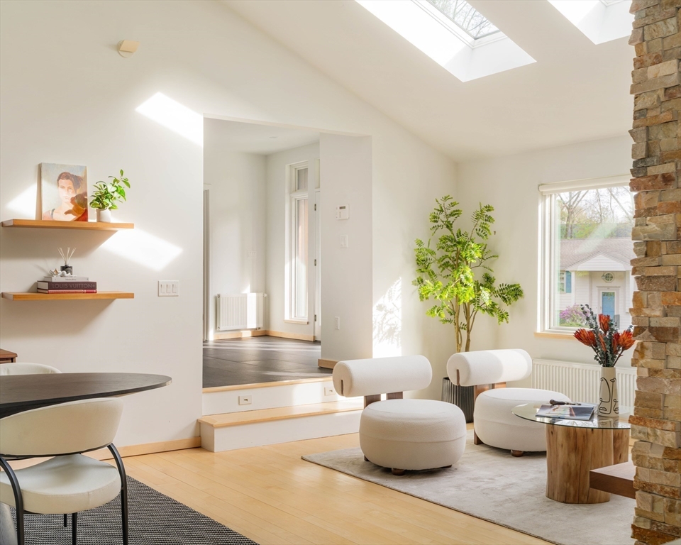 56 Notre Dame Road Bedford, MA 01730 - Photo 7 of 42