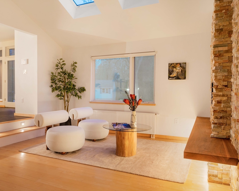 56 Notre Dame Road Bedford, MA 01730 - Photo 8 of 42