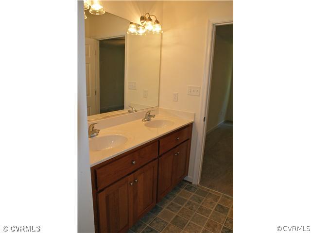 3126 Barnack Road Midlothian, VA 23112 - Photo 10 of 12 Master Bath