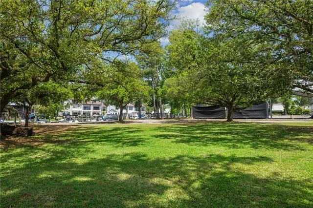 $2,900 | 206 Atalin Street, Mandeville, LA 70448