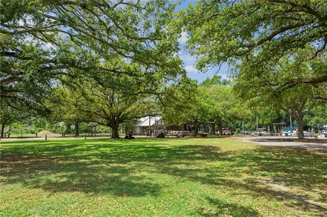 $2,900 | 206 Atalin Street, Mandeville, LA 70448