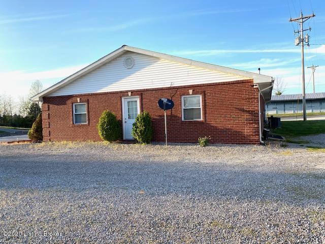 9088 Anneta Road Leitchfield, KY 42754 - Photo 3 of 23 IMG_9448