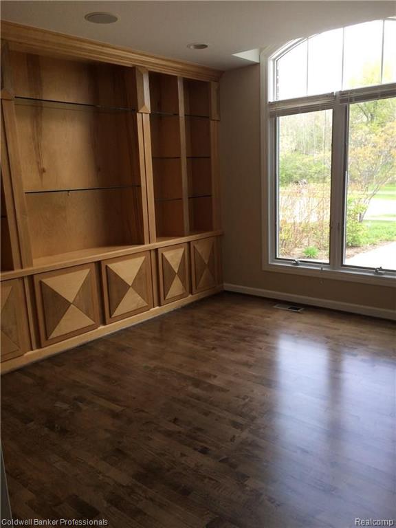 4723 Oakhurst Ridge Road, Unit 223 Clarkston, MI 48348 - Photo 9 of 20