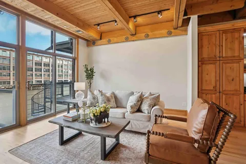 $600,000 | 130 South Water Street, Unit 106, Milwaukee, WI 53204