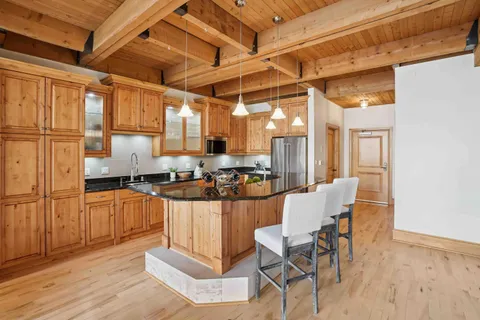 $600,000 | 130 South Water Street, Unit 106, Milwaukee, WI 53204