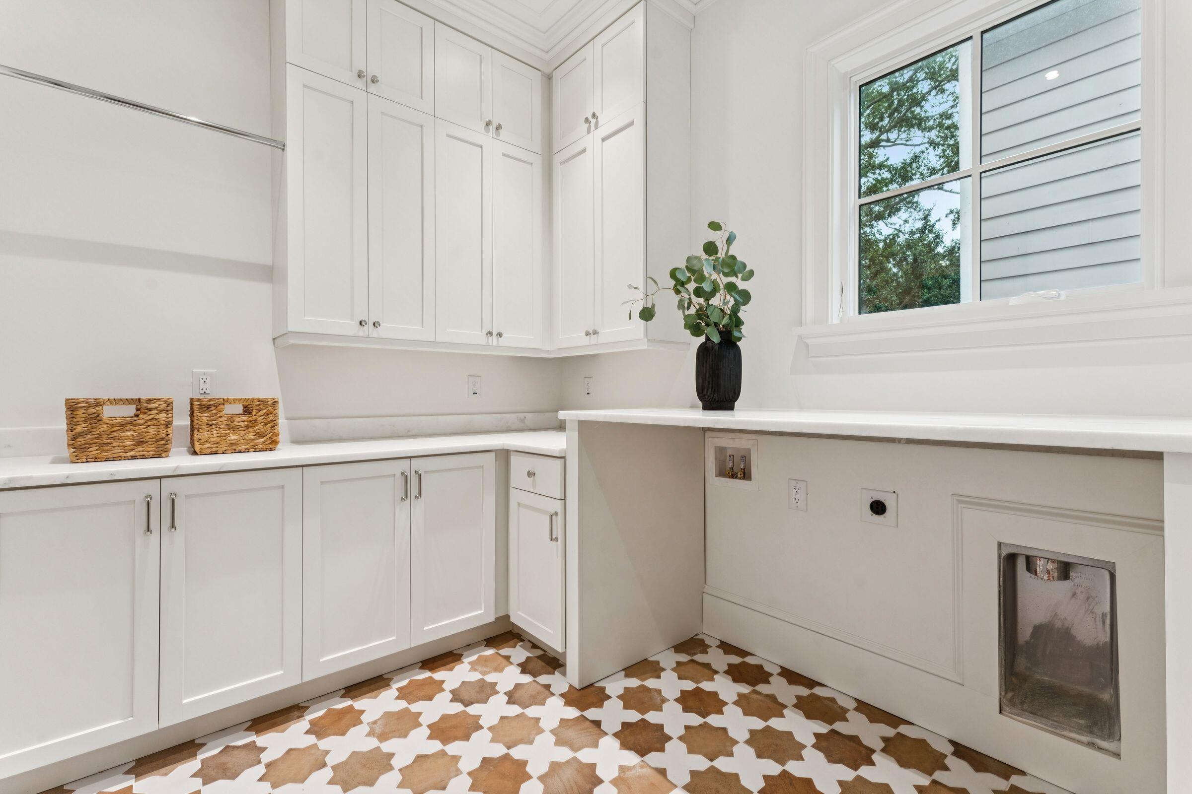 4 Trapman Street, Unit B Charleston, SC 29401 - Photo 23 of 57 Laundry Room