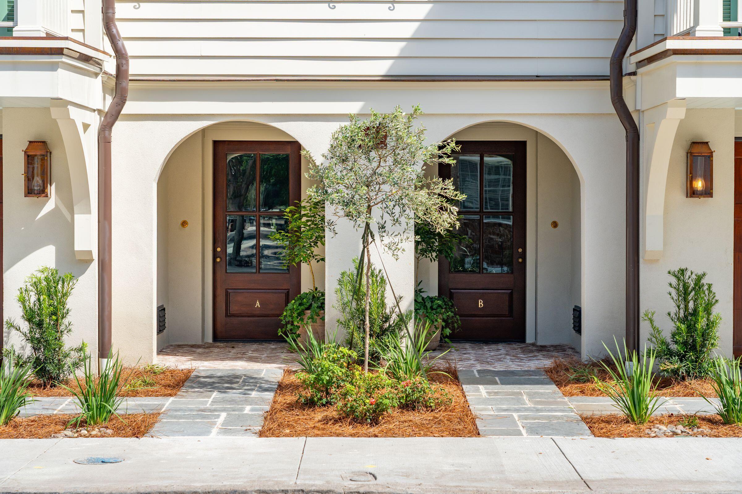 4 Trapman Street, Unit B Charleston, SC 29401 - Photo 3 of 57 Front Doors