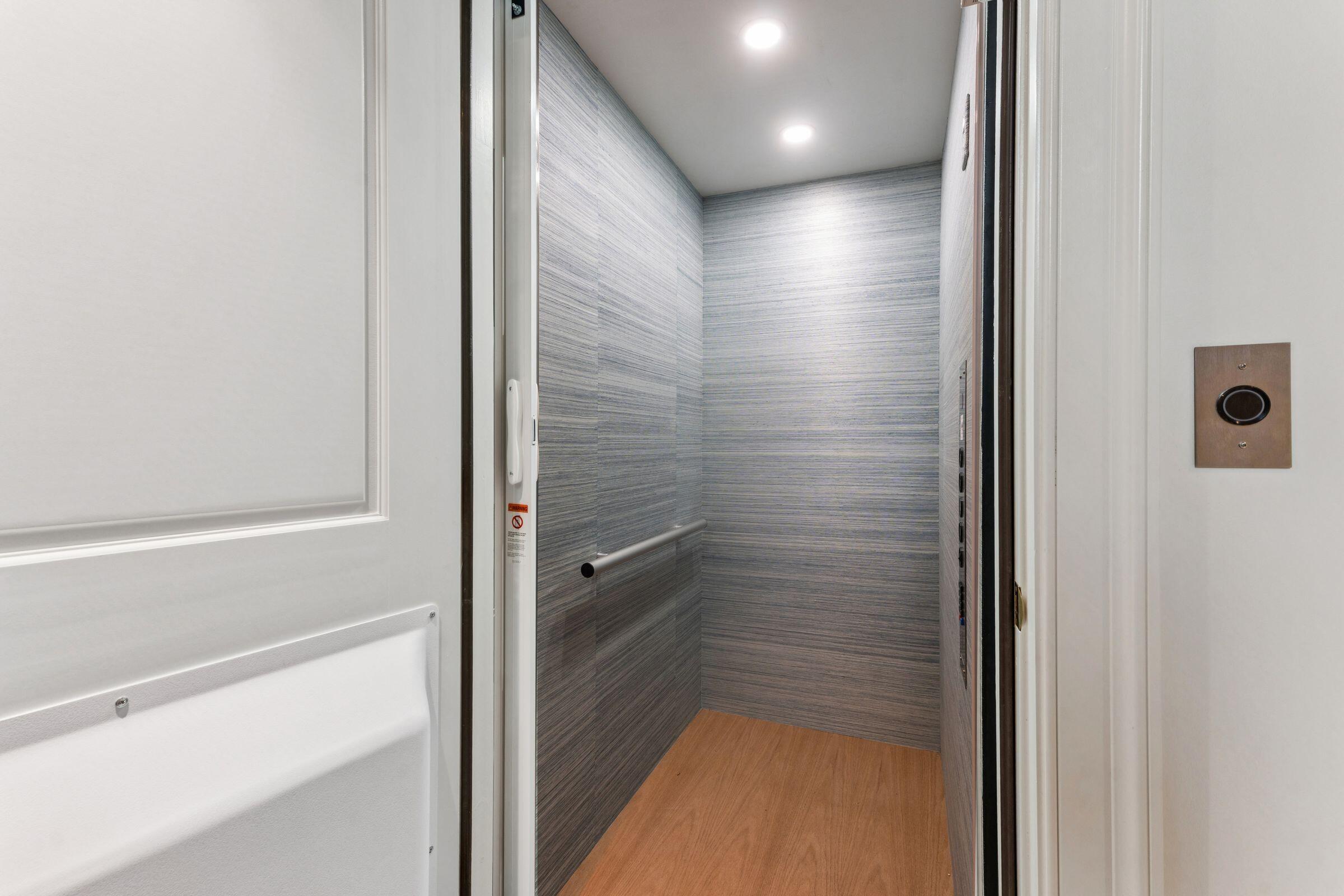 4 Trapman Street, Unit B Charleston, SC 29401 - Photo 7 of 57 Elevator