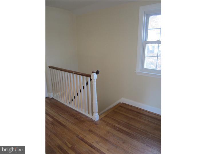 313 Ridgewood Road Springfield, PA 19064 - Photo 16 of 25 Hallway