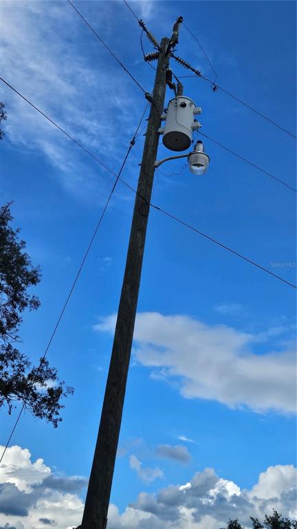 35391 Overcup Drive Webster, FL 33597 - Photo 7 of 16 a view of entryway
