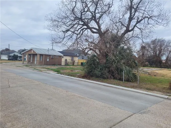 $135,000 | 701-705 21st Street, Gretna, LA 70053