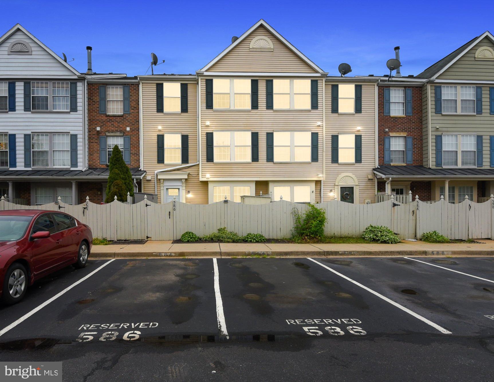 586 Cascade Way Frederick, MD 21703 - Photo 1 of 29 Gallery Image 1