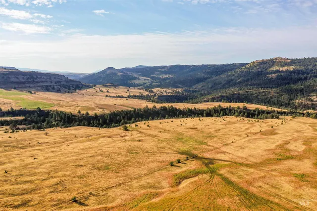 $2,400,000 | 40035 Ritter Road, Long Creek, OR 97856