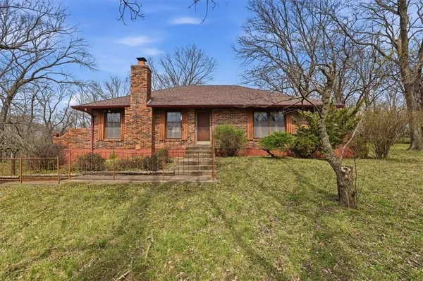 $350,000 | 27934 West 85th Terrace, De Soto, KS 66018