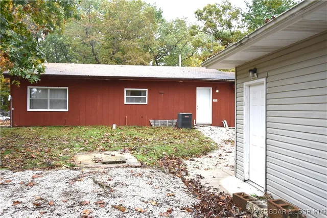 $299,999 | 28478 Redwood Circle, Rocky Mount, MO 65072