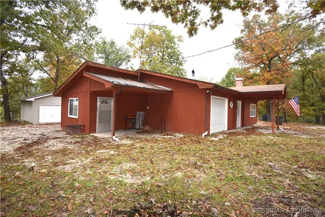 $299,999 | 28478 Redwood Circle, Rocky Mount, MO 65072