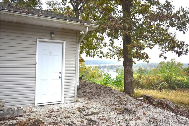 $299,999 | 28478 Redwood Circle, Rocky Mount, MO 65072