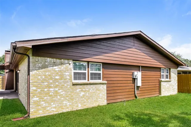 $1,945 | 6308 Pine Street, Rowlett, TX 75089