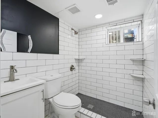 $480,000 | 14 John Street, Carteret, NJ 07008