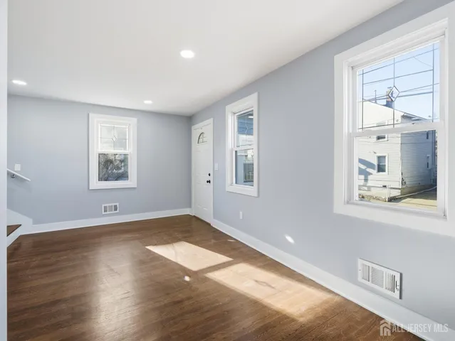 $480,000 | 14 John Street, Carteret, NJ 07008