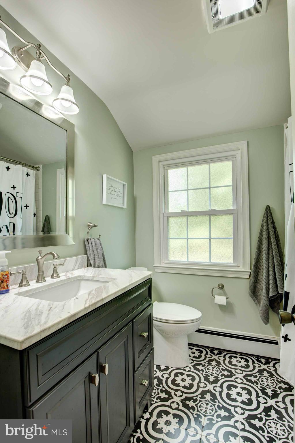 28 Greenvale Road Westminster, MD 21157 - Photo 20 of 30 Bath