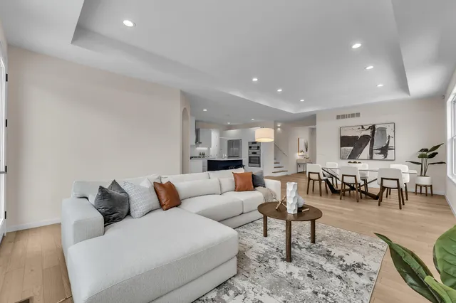 $889,900 | 47501 Verona Court, Plymouth, MI 48170