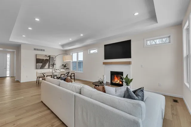 $889,900 | 47501 Verona Court, Plymouth, MI 48170